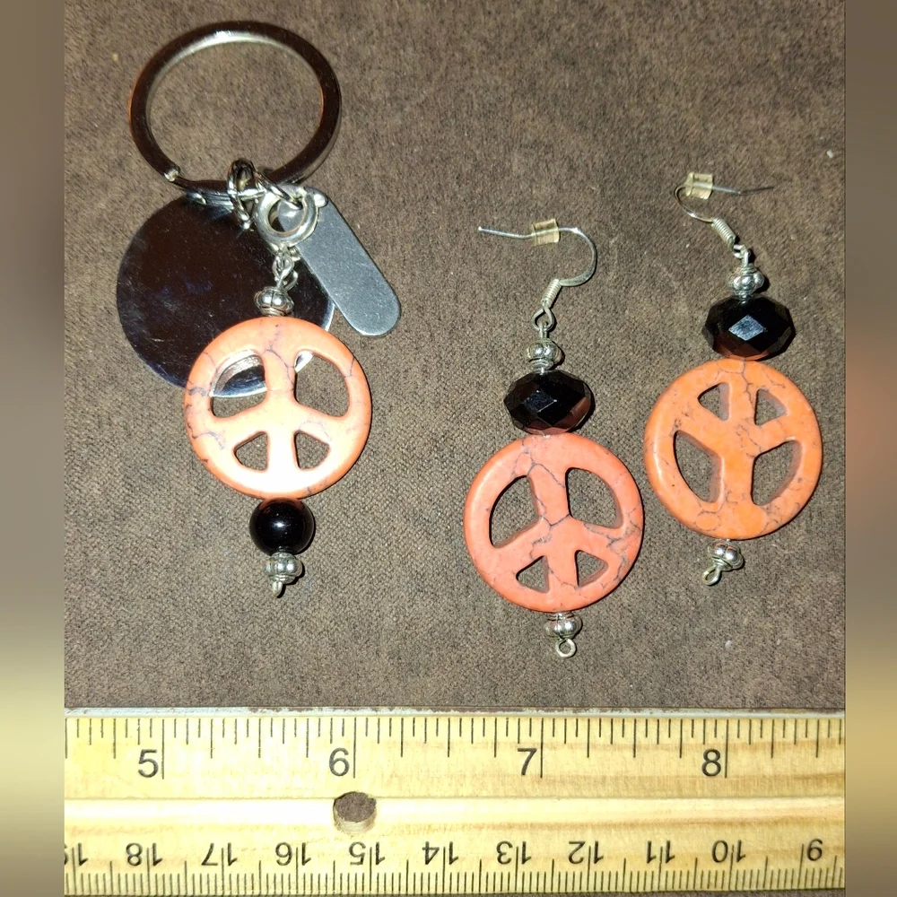 Set Howlite Orange Peace Sign Beaded Earrings And Keychain Bag charm